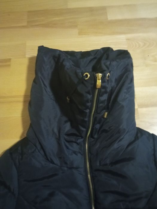 Продам женскую зимнюю куртку Calioppe.Оригинал