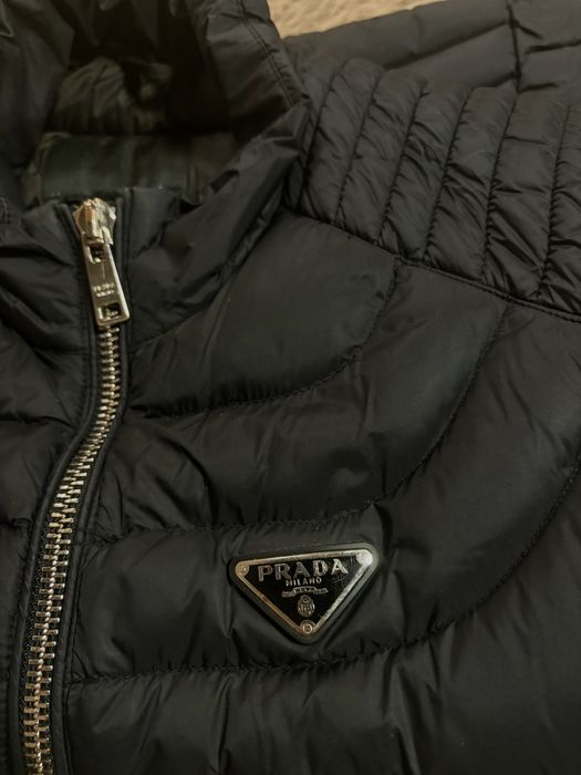 Продам Жилет “Prada Milano”