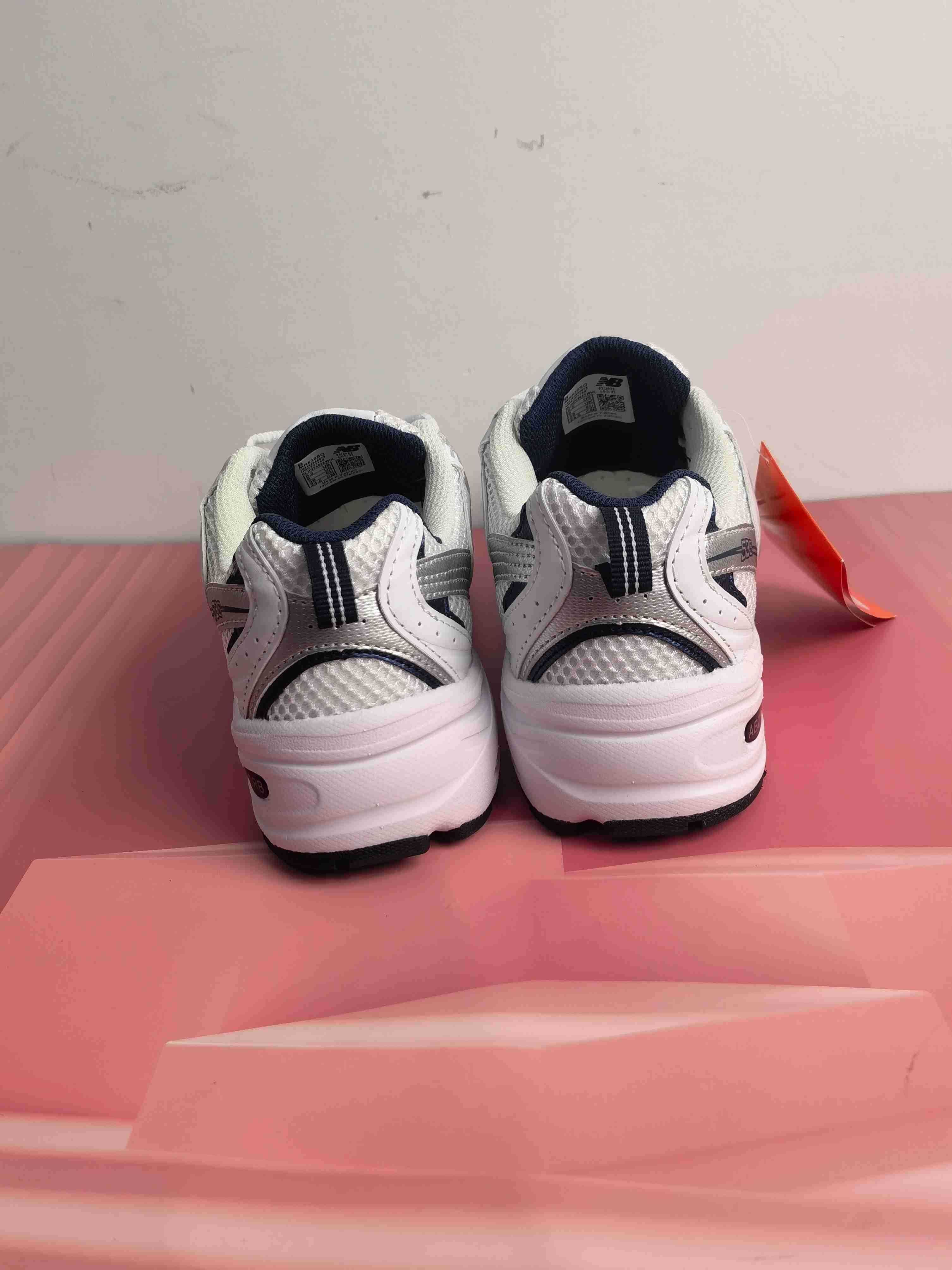 Nowe buty, białe New Balance 530, rozmiar 37