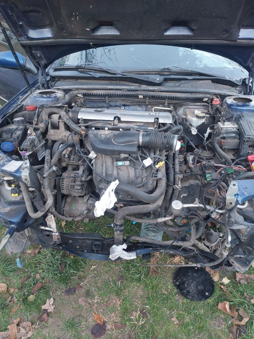 Продам мотор по запчастям 406 2.0 бенз peugeot