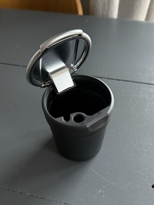 Popielniczka do samochodu Audi