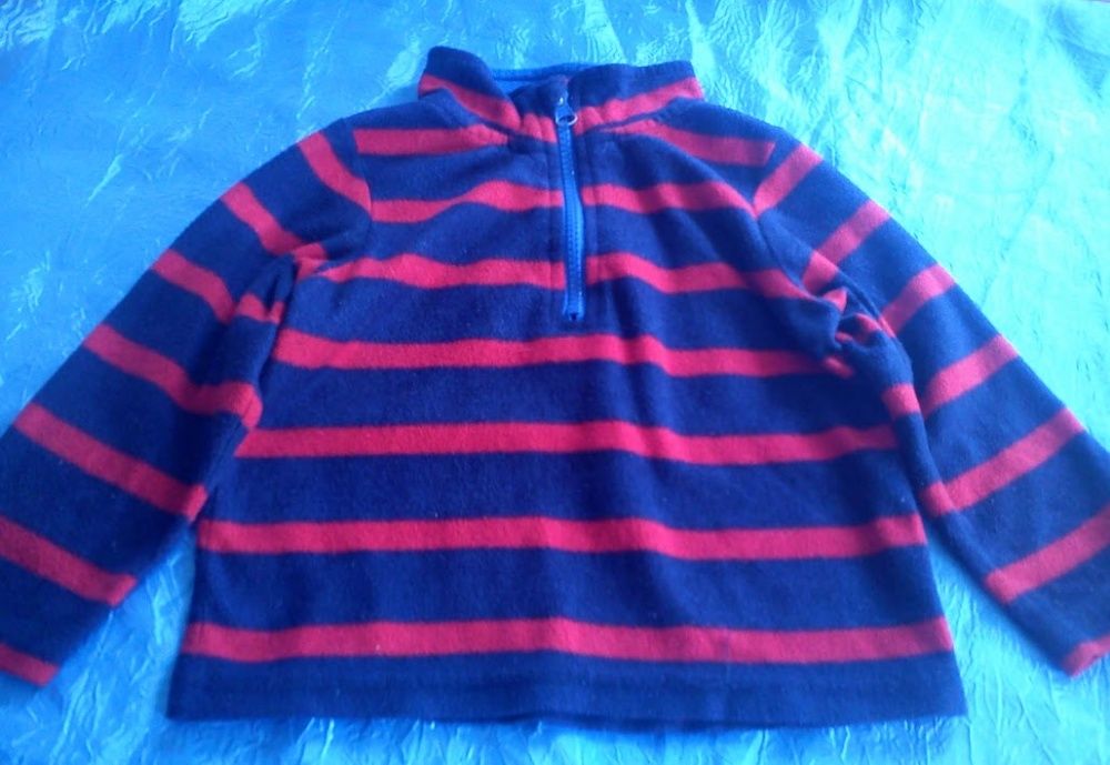 Camisola de menino as riscas tipo polar tam: 2/3 Anos