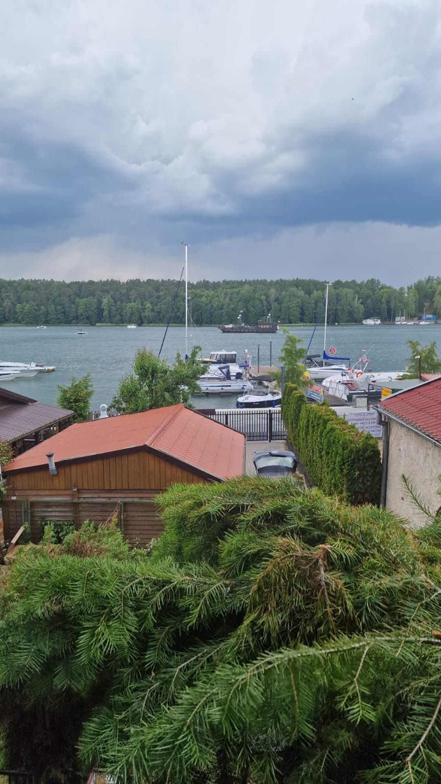 Domki I pokoje nad jeziorem u Renaty