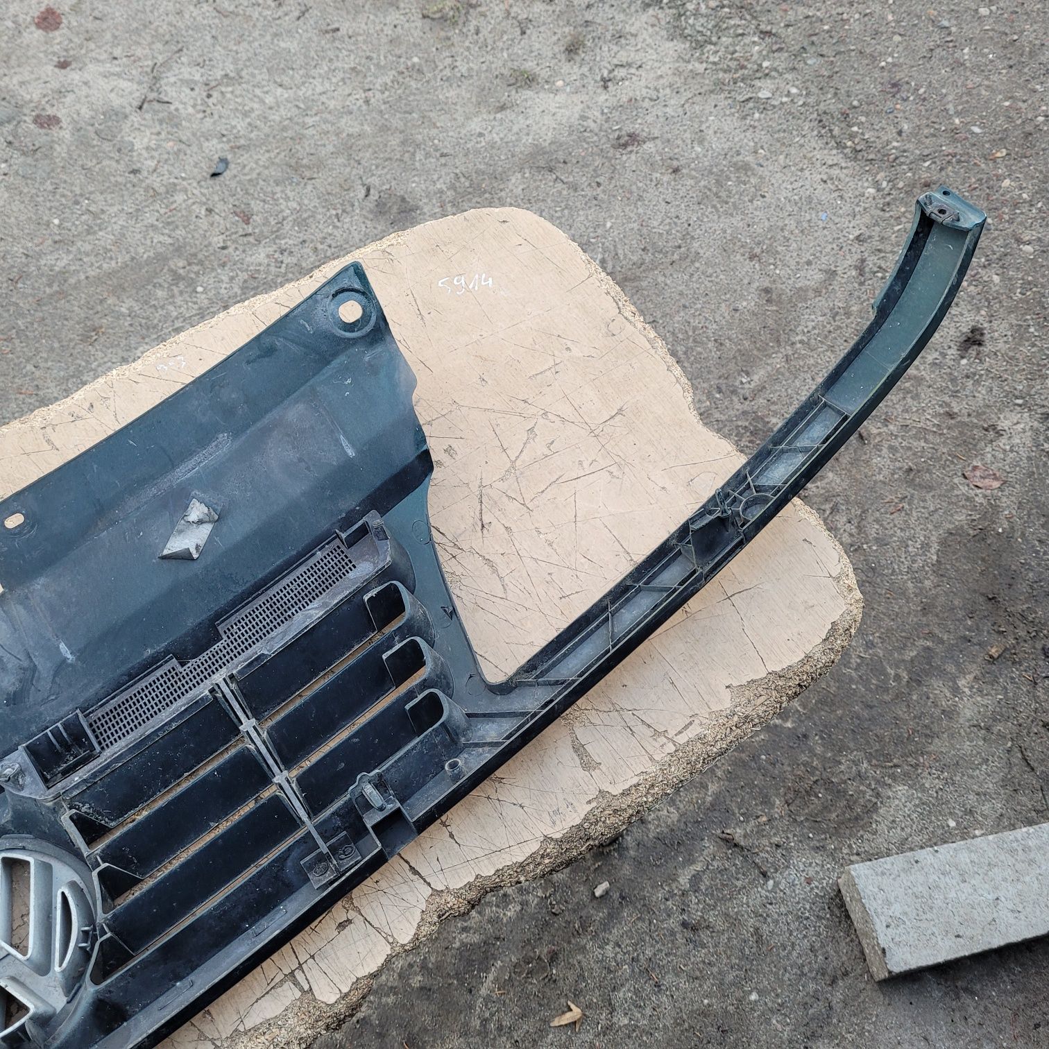 Grill atrapa vw sharan mk1 1998r kod lakieru LC6P