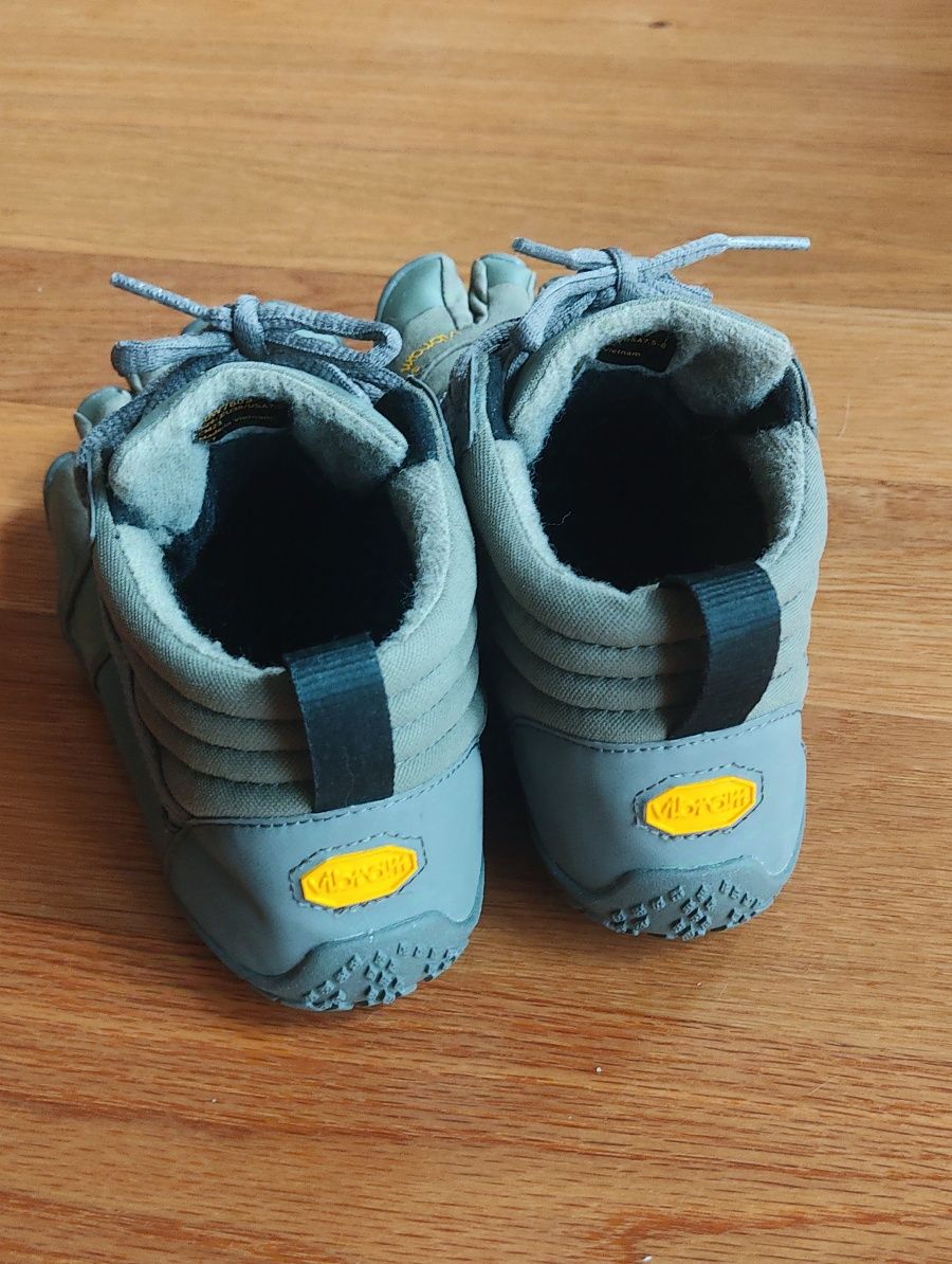 Vibram V-Trek Isolado