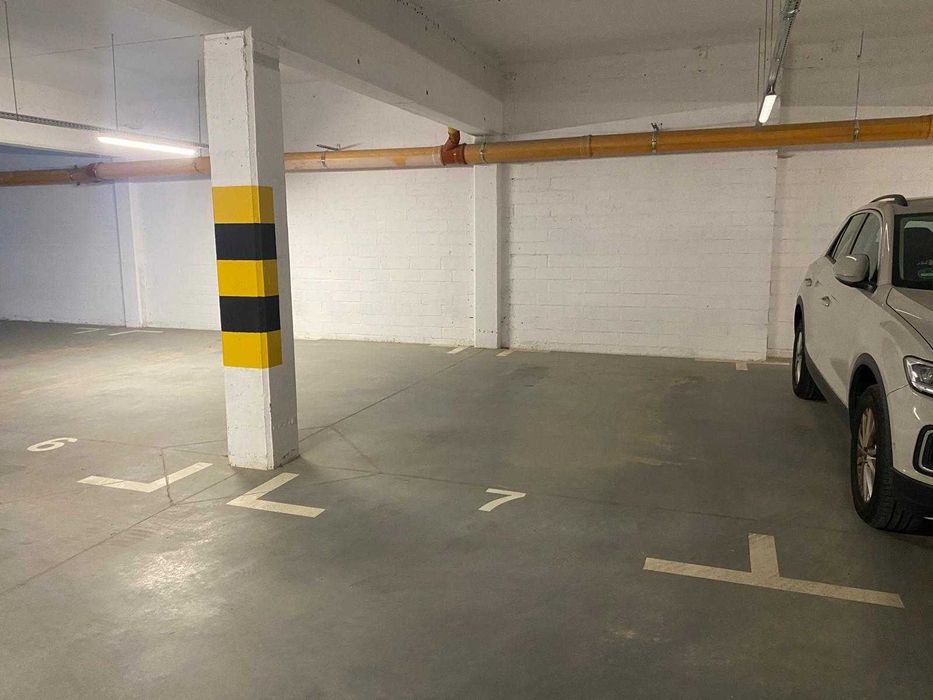 Miejsce parkingowe w hali garażowej – ul. Zdzisława Dworzeckiego 6