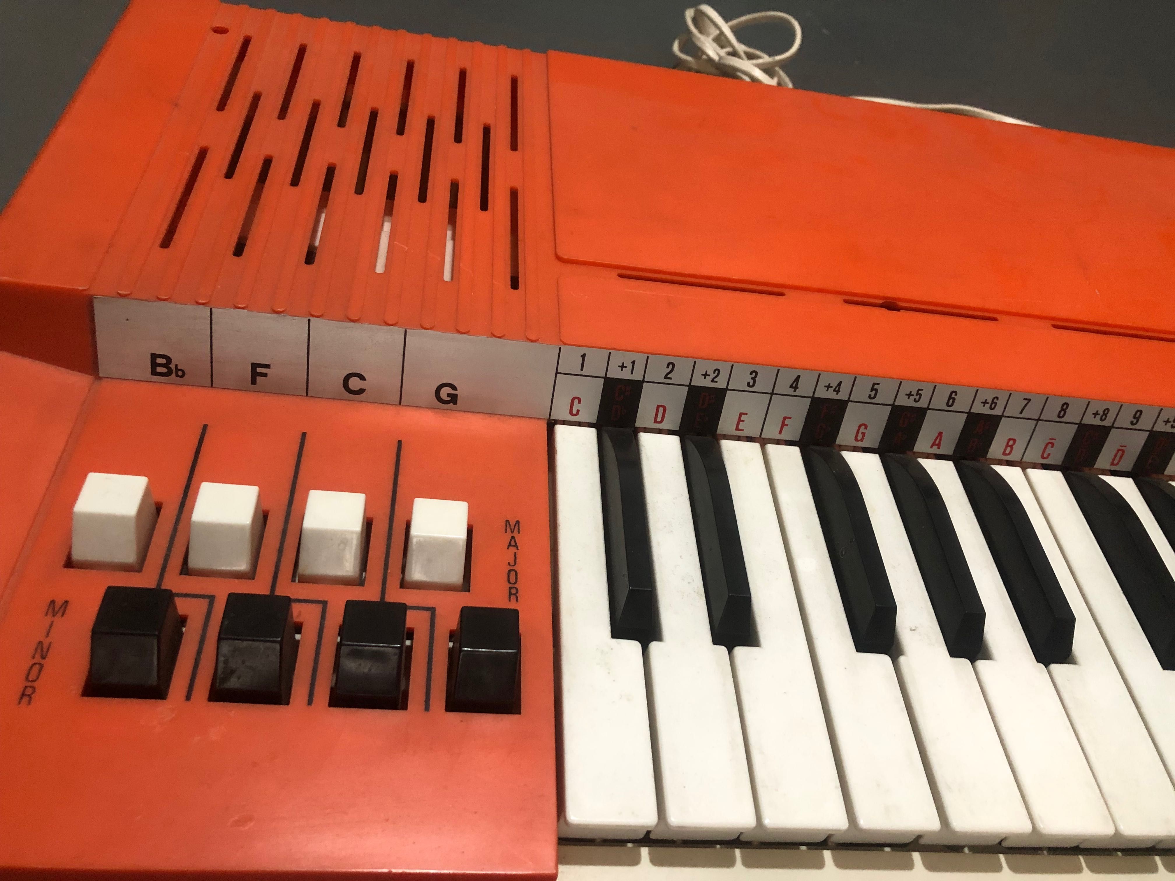 BONTEMPI b 104 (órgão electrónico vintage)