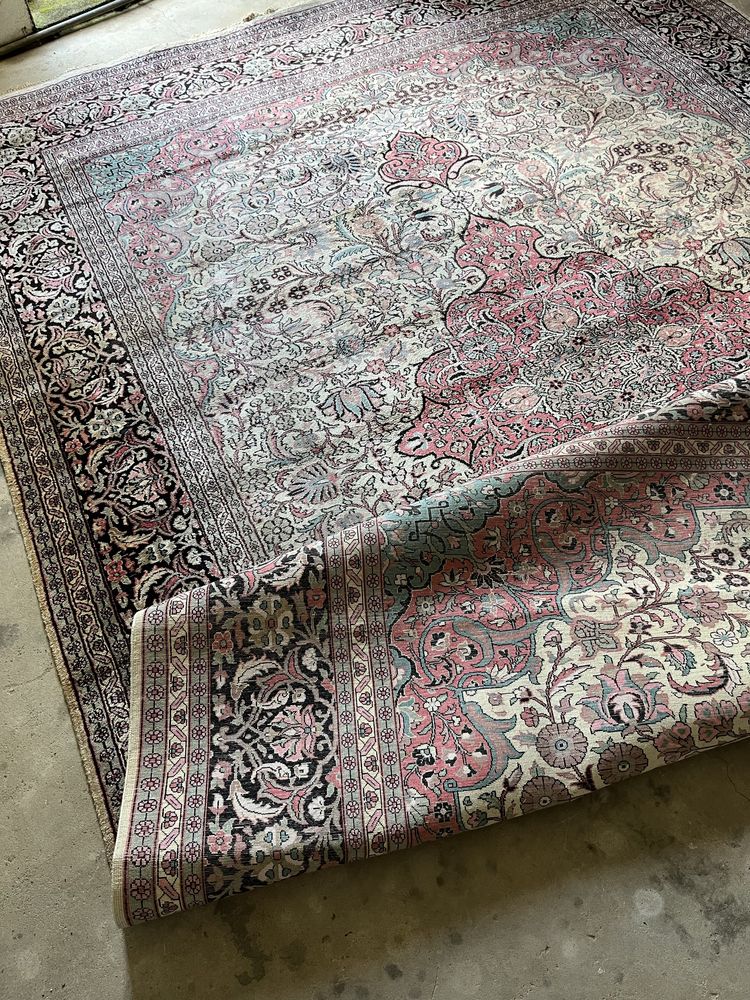 Persian Carpet - 2.66 m x 3.8 m
