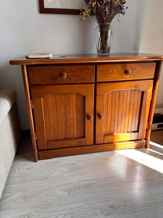 Conjunto de sala  vintage em madeira maciça, usado em bom estado.