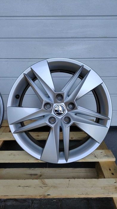 2 sztuki felgi aluminiowe 17'' 5x112 ET41 Skoda Superb III Vw (OL561F)
