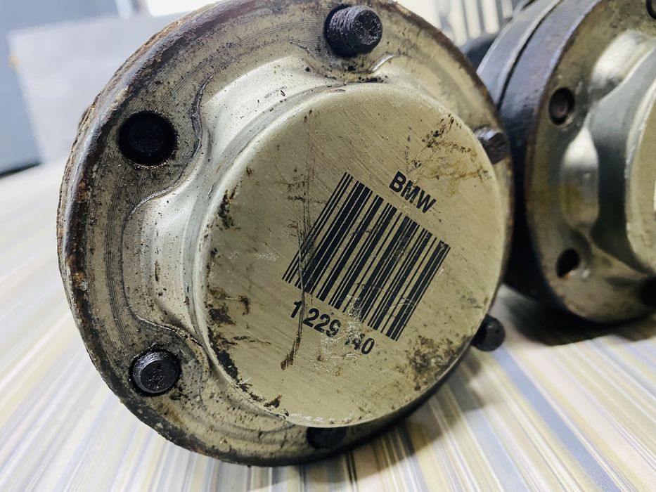 Полуосі БМВ Е39 М52 М54 2.0 2.2 Полуось 520 Бензин Кулак 1 229 140