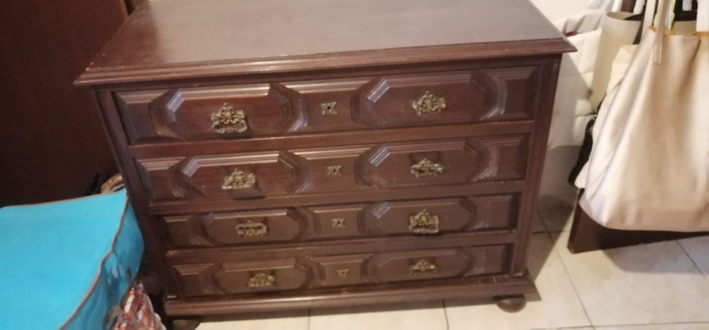 Vende se quarto Completo