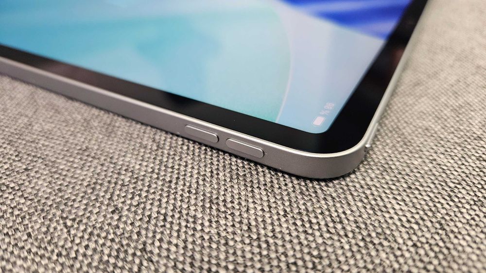 Планшет Apple iPad Pro 12.9" M2 Wi-Fi 256GB Space Gray (MNXR3)