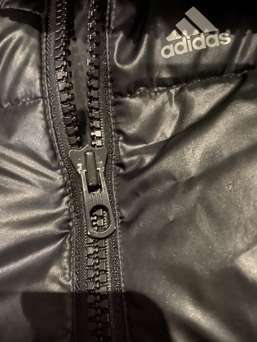 Жіноча куртка adidas