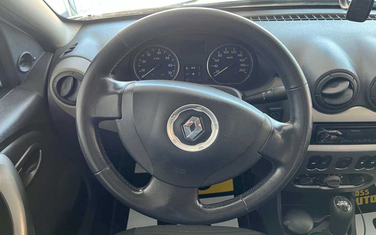 Renault Sandero 2011