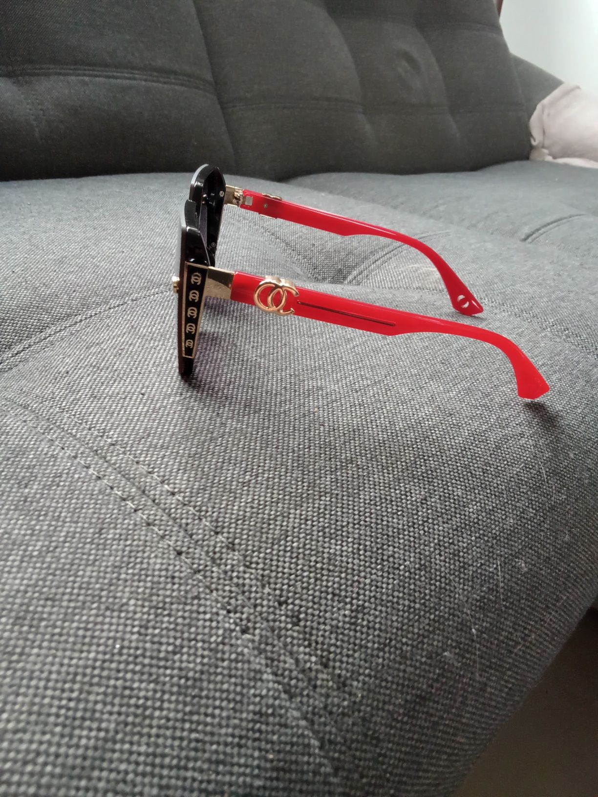 Nowe okulary przeciwsłoneczne damskie polecam wszystkim