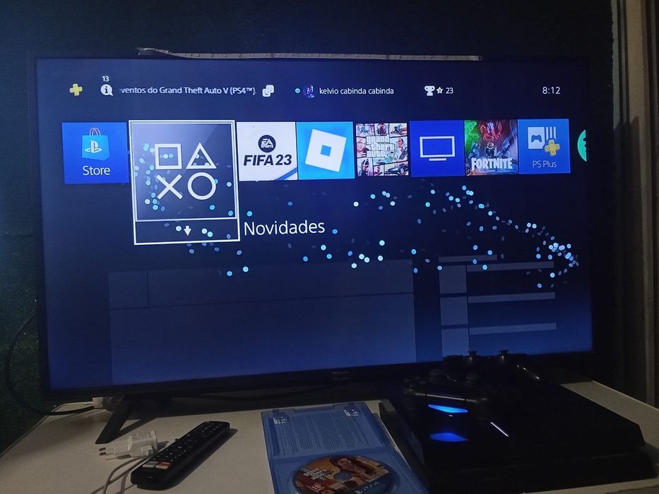 Playstation 4 pouco usada