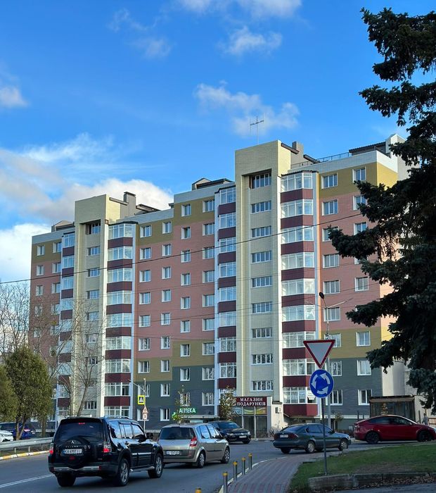 2-кімнатна квартира в центрі Білогородки (можна під Є-оселю)