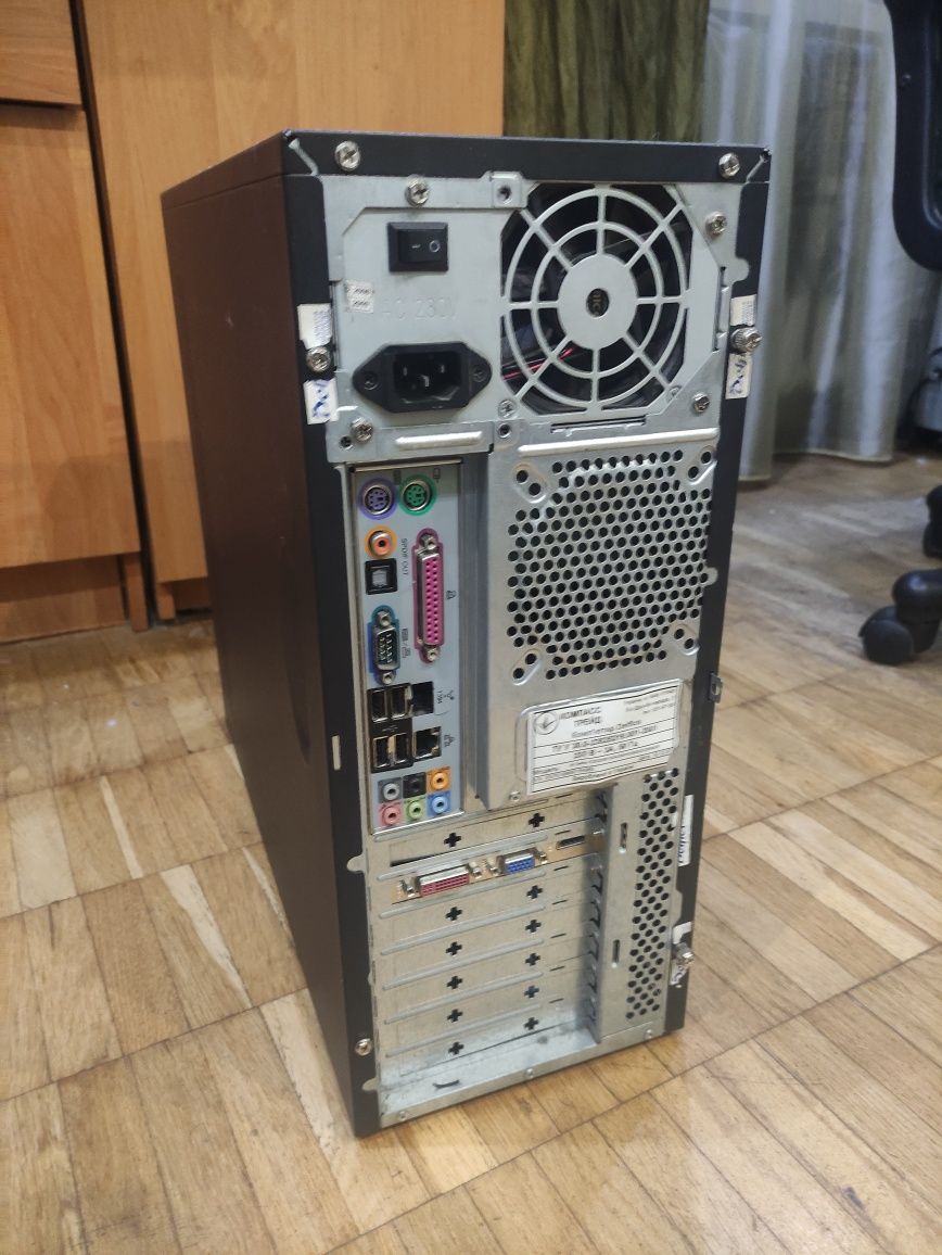 Комп'ютер в комплекті E4500 2.2 GHz, 2 gb ddr 2, 200 ГБ Hdd.