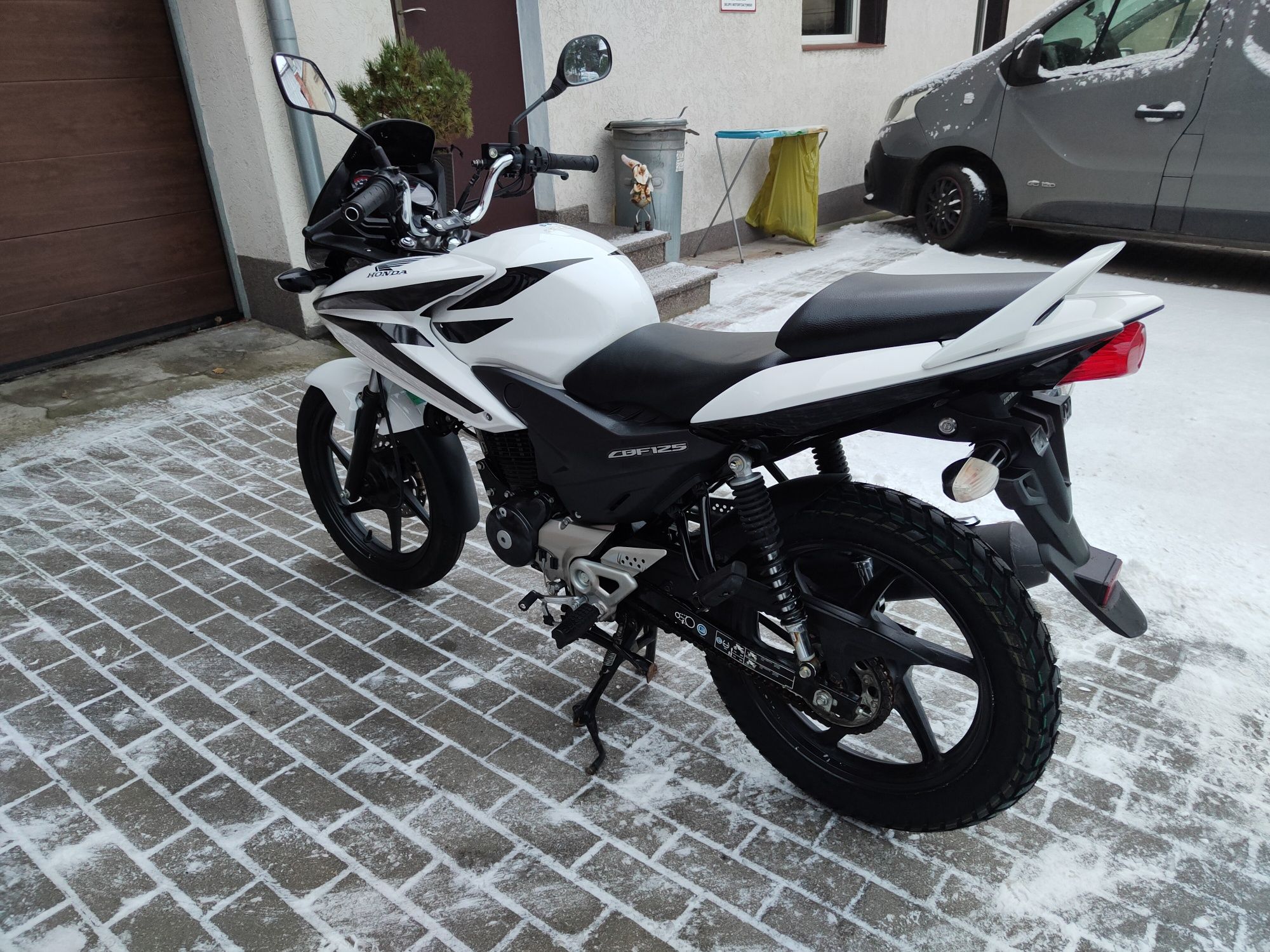 Honda CBF 125  Transport