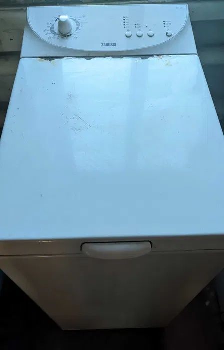 Вертикальная стиральная машинка Zanussi ZWY 180