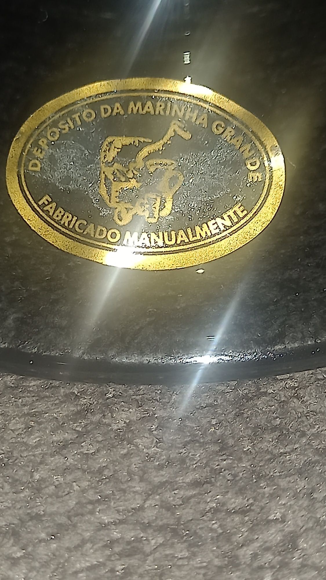 Duas bomboneiras,uma de Cristal D'Arque,25 cm,e outra depósito da Mari