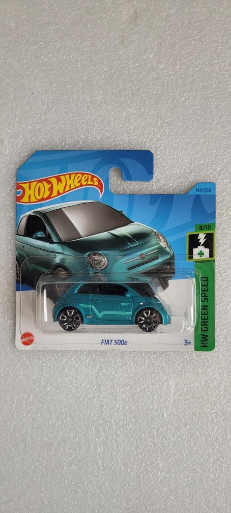 Fiat 500e green Hot Wheels