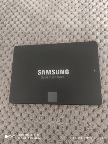 Продам накопитель (SSD)