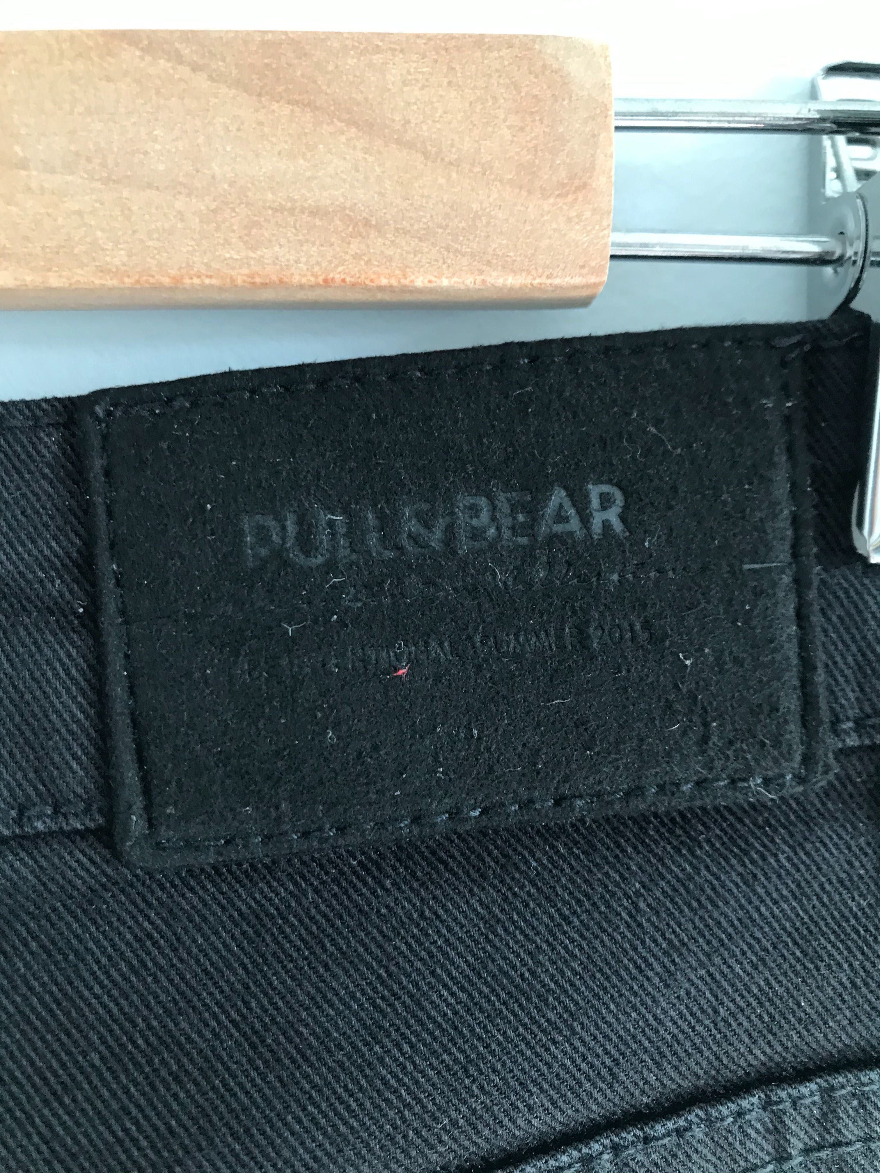 Czarne rurki jeansy z dziurami Pull&Bear 36