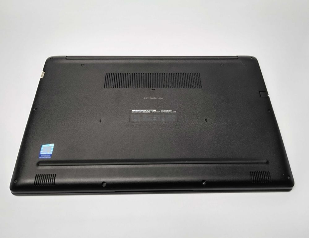 Ігровий ноутбук Dell Latitude 3500