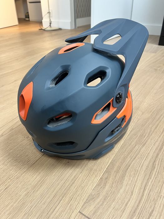 Kask rowerowy full-face Bell Super DH – nienoszony