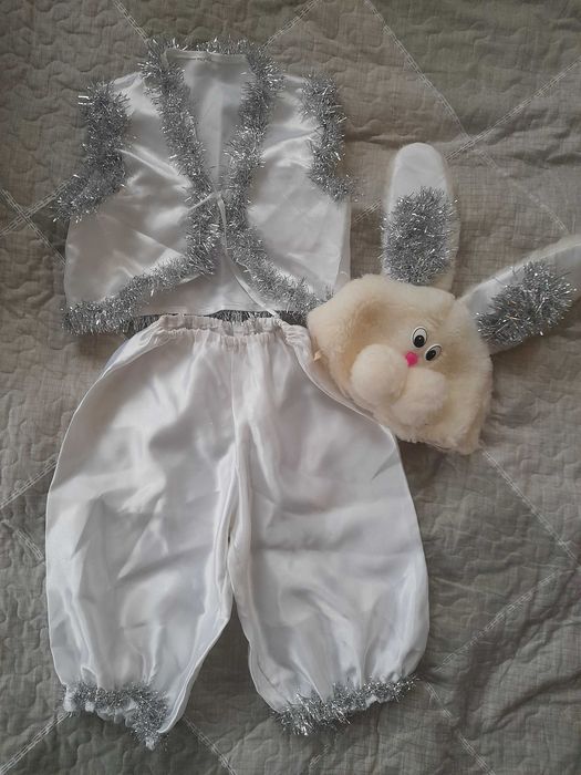 Новорічний костюм зайчика