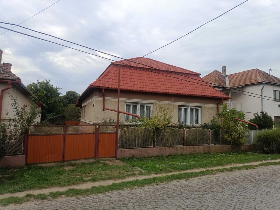 ВЕЛИКИЙ 4-Х кімнатний будинкок 146 кв.м., новий дах, гараж жилий стан