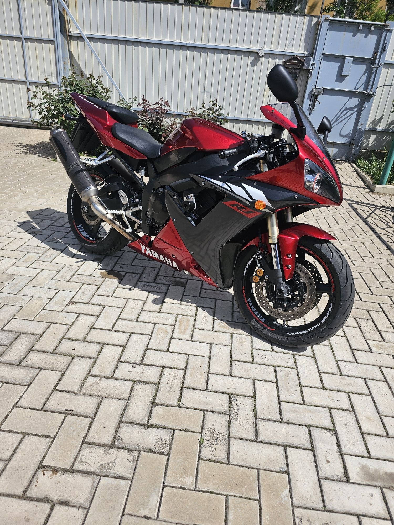 Yamaha R1 ямаха р1