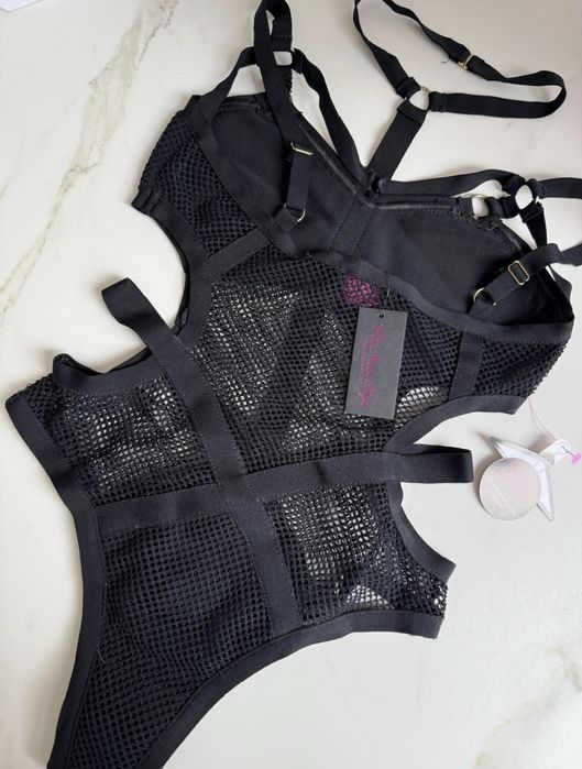 Eleganckie i seksowne body damskie z siateczki