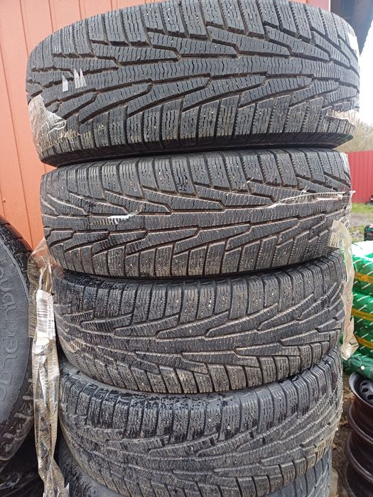 Зимня резина Nokian 205 70 15