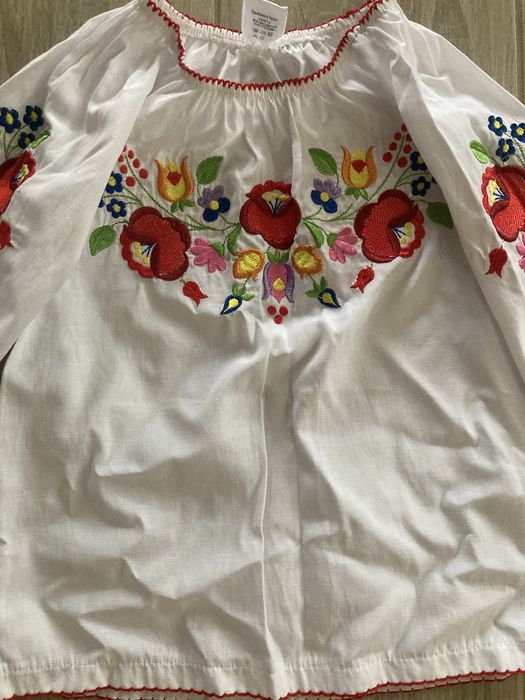 Продам вишиванку дівчачу
