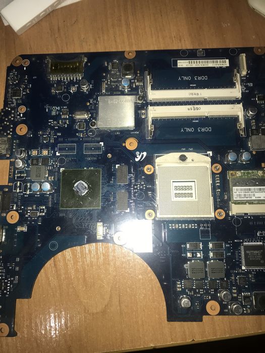 Материнка для ноута под i3