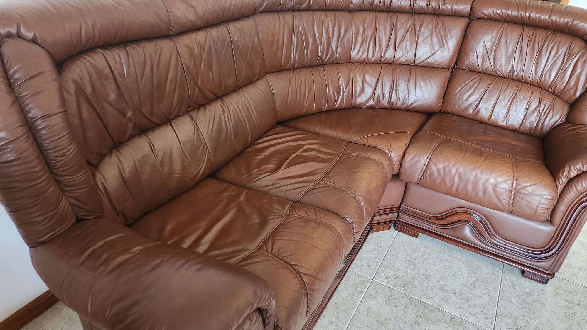 Sofá Pele Castanho Cama