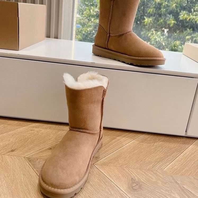 UGG Bailey Button II Chestnut R.40