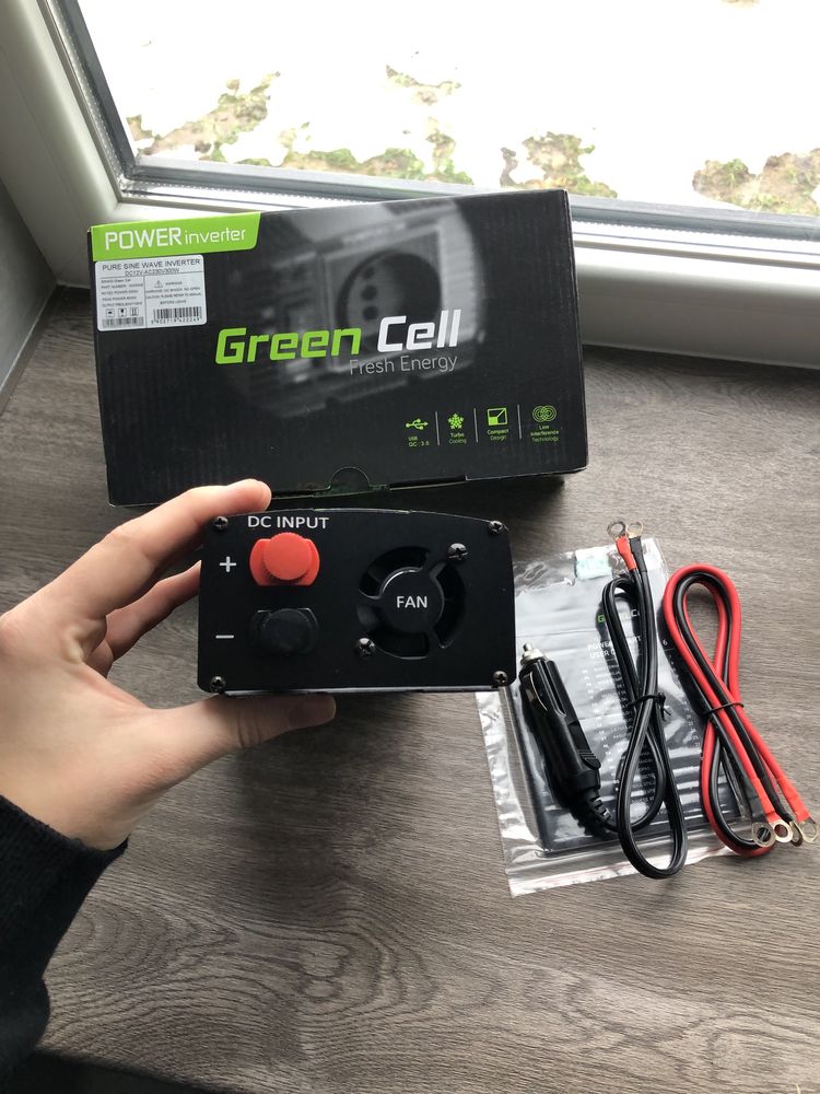 Інвертор чистий синус Green Cell 12V до 230V 300W / 600W