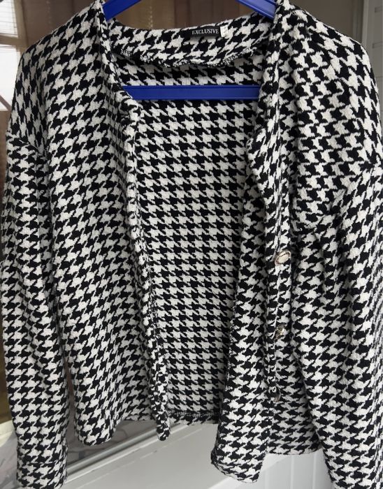 Речі даром. Топ, джинси, сукня