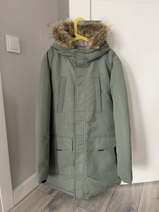 Зимова куртка Reserved