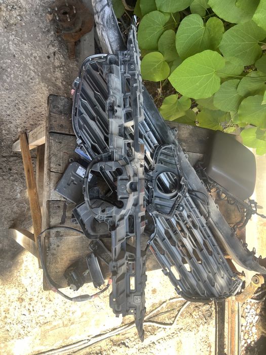5311542010 Toyota кронштейн радиатора