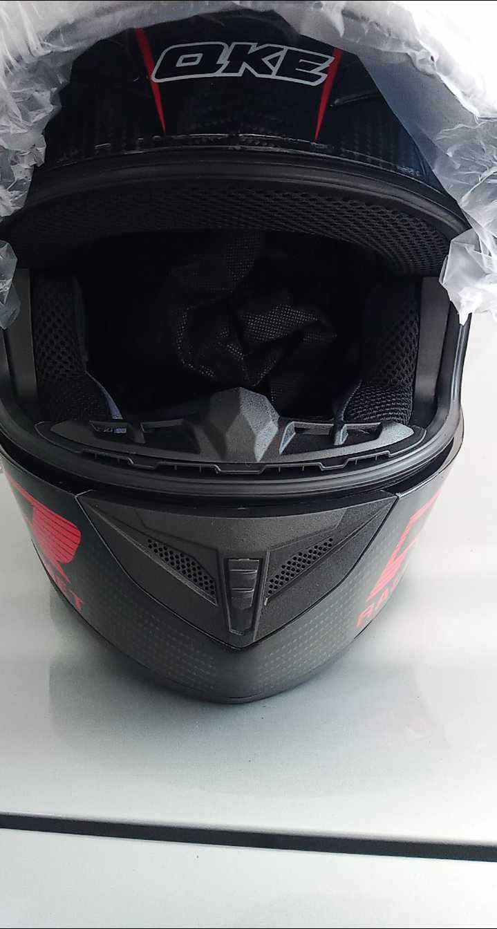 Capacete Modular Novo com oculos e saco.