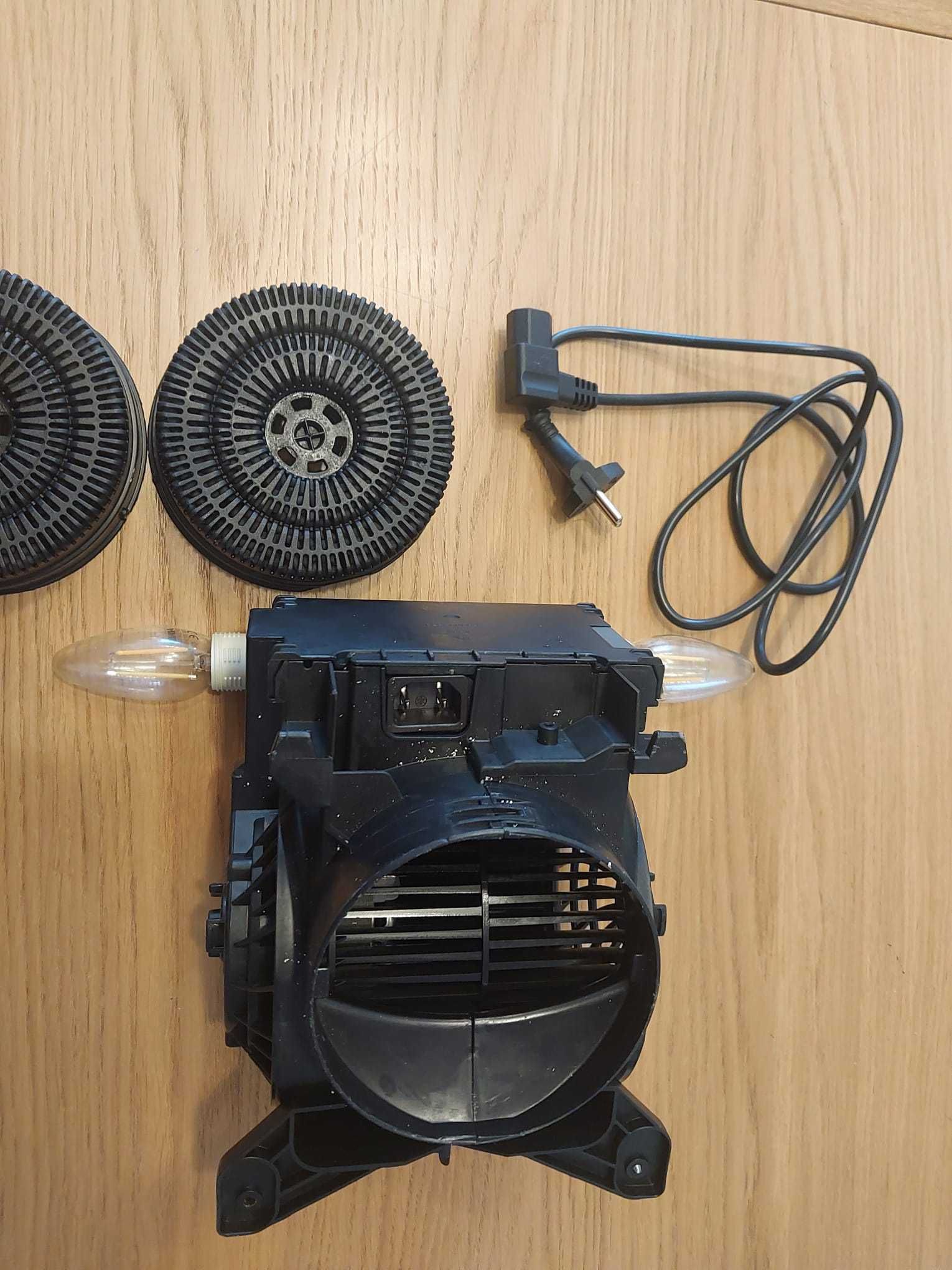 Wentylator od okapu AKR749/1NB WHIRLPOOL - SPRAWNY