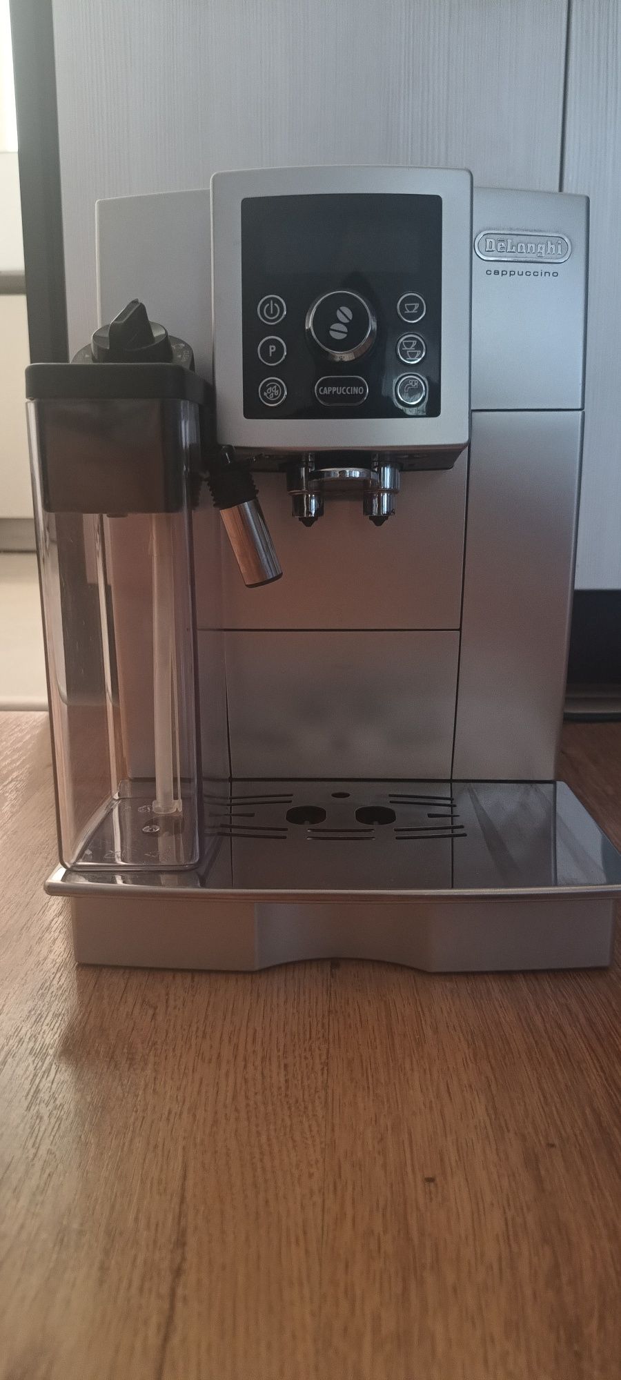 Express do kawy Delinghi latteCrema ecam 23.460s -super stan