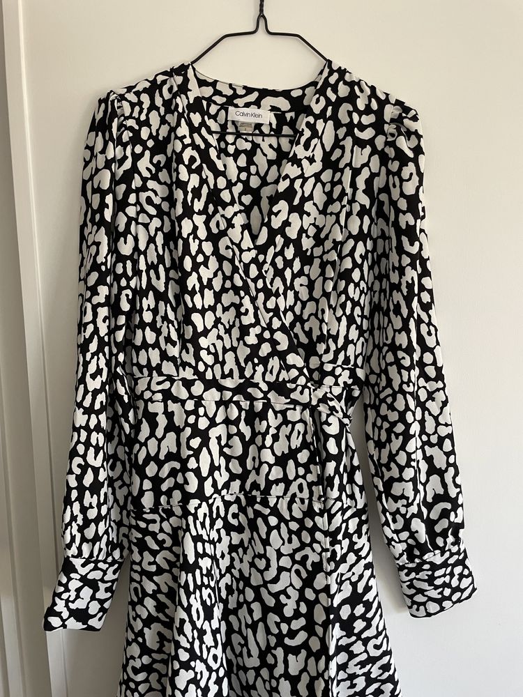 Vestido Calvin Klein, S, novo, preto e branco leopardo