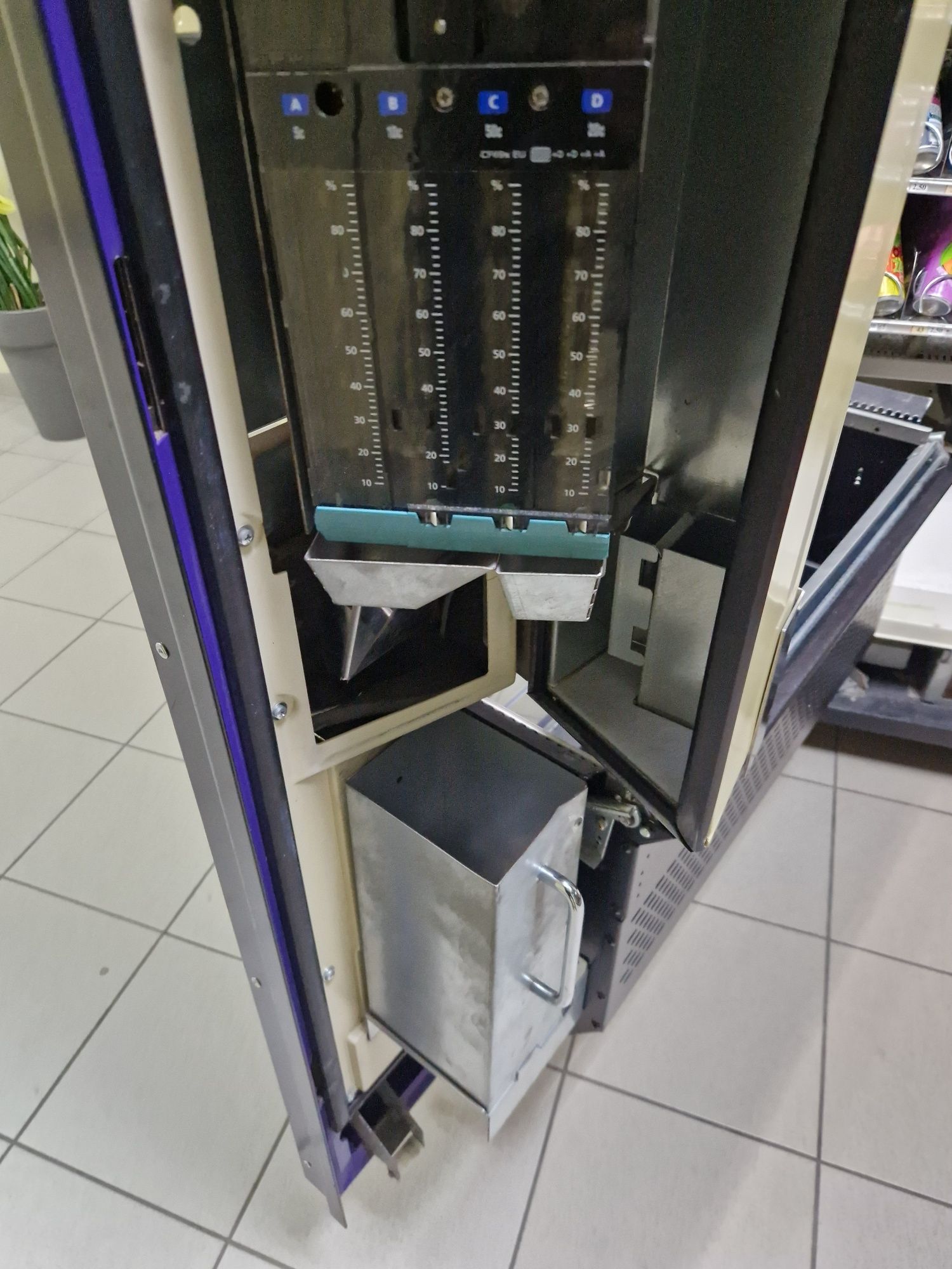 Automat vendingowy / samoobsługowy