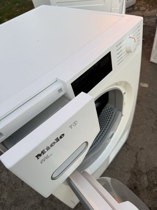 Сушка Miele на тепловому насосі TWF620WP